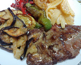 Foto del paso 8 de la receta: Bistec de ternera añojo con verduras salteadas y patatas fritas