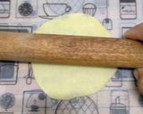 Gambar langkah 7 resipi Karipap Crunchy.