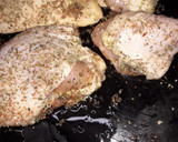 Foto del paso 1 de la receta: Pata muslo con papas al horno