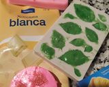 Foto del paso 3 de la receta: Hojas y flores chocolate. Decoración pasteles y mona de Pascua