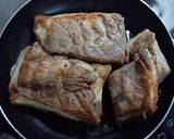 Hình bước làm 2 của món Yakibuta ramen