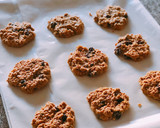 Foto del paso 5 de la receta: Cookies saludables de avena, nueces, pasas, manzana y canela