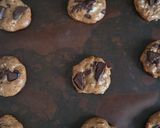 Foto del paso 4 de la receta: Galletas saludables de avena y chocolate sin azúcares agregados ni edulcorantes 🍪 Cookies saludables