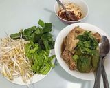 รูปขั้นตอนการทำที่ 6 ของ ก๋วยเตี๋ยวไก่ตุ๋นมะระ