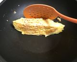 Foto langkah ke 12 dari resep Tamagoyaki (Telur Dadar Gulung Jepang).