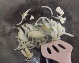 Foto langkah ke 2 dari resep Tumis Kembang Kol+Wortel+Sosis.