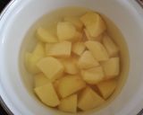 Lazacpisztráng spenótos pestoval, kakukkfüves burgonyával recept fázis 1 fotója
