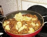 आलू चना चाट (aloo chana chaat recipe in Hindi) रेसिपी चरण 3 फोटो