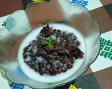 Foto langkah ke 4 dari resep Bubur ketan item siram santan.