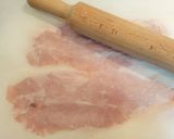 A picture of step 2 of Chicken Cordon Bleu.