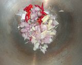 Foto langkah ke 3 dari resep Sayur Labu Siam Udang Rebon Praktis.