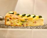 Foto del paso 12 de la receta: Pastel salado con yogur y calabacín
