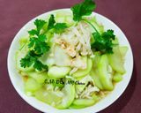 Hình bước làm 2 của món Bầu xào tôm, nấm kim châm