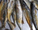 Foto langkah ke 1 dari resep #309.Ikan Asin Klothok Masak Asem Manis Pedas ala Emakku.