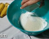 Foto langkah ke 3 dari resep Kue Nagasari Bunga.