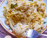 صورة لخطوة 6 من وصفة الفريدو فيتوتشيني المكرونة الايطالية بالصلصة البيضاء والدجاج 🍝