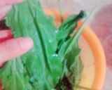 A picture of step 2 of Palak ke pakore.