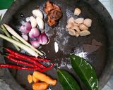 Foto langkah ke 2 dari resep Sayur asem goreng (sayur asem betawi daging sapi).