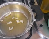 Foto del passaggio 3 della ricetta Uova in camicia in zuppa di piselli freschi🫛🥚🍳👔