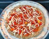 Hình bước làm 6 của món Pizza Nhân Tôm Rau Củ - Đế Bánh Từ Bột Mì Nguyên Cám