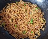 Foto langkah ke 4 dari resep Spaghetti goreng.