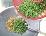 Foto langkah ke 3 dari resep Oseng kacang panjang udang rebon.