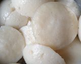 A picture of step 1 of Pepper Idli Fry.