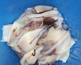 Foto del paso 3 de la receta: Guiso de papas con calamarcitos
