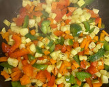 Foto del paso 3 de la receta: Pimientos rellenos de atún y verduras al horno