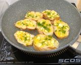 Hình bước làm 3 của món Bánh Mì Bơ Tỏi Phô Mai