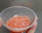 Foto langkah ke 2 dari resep Tumis salmon tomat MPASI 10 bln.