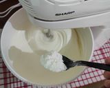 Foto langkah ke 2 dari resep Marmer Cake.