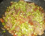 Foto del paso 4 de la receta: Costillas de cerdo con chícharo verde y acelga