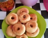Foto langkah ke 5 dari resep Donat Simple 5 Bahan (no telur no mentega/margarin no mixer).