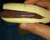 Foto langkah ke 5 dari resep Roti Isi Pisang Coklat.