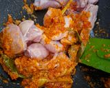 Foto langkah ke 4 dari resep Oseng Ayam Bumbu Pepes.