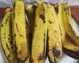 Foto langkah ke 1 dari resep Bolu Kukus Mini Pisang Ambon tanpa Mixer.