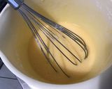 Une image de l'étape 6 de Flan surprise aux prunes et rhubarbe rose.