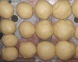 Foto del paso 4 de la receta: Panecillos de leche y mantequilla 🍞