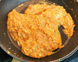 Foto del paso 4 de la receta: Revuelto de huevos con sofrito de tomate