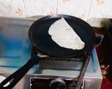 A picture of step 5 of Neer Dosa.