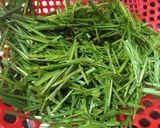 Hình bước làm 1 của món Canh lá hẹ nấu nấm đông cô
