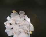 Foto del paso 3 de la receta: Linguine con calamari e gamberi