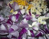 A picture of step 1 of Tomato Carrot & Beetroot Soup.