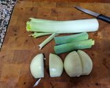 Foto del paso 1 de la receta: Jarretes de cordero al horno con patatas