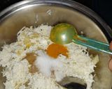 A picture of step 2 of Roll and sholl, Paneer sandwich.