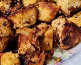 Foto del paso 5 de la receta: Tofu encebollado marinado con pimienta de Jamaica 🧅 Tofu (soja) al "allspice" salteado en cebolla