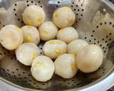 A picture of step 4 of Suji and corn spicy balls.