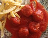 Foto del paso 6 de la receta: Albóndigas con tomate y patatas fritas