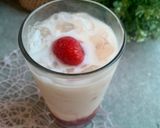 Foto langkah ke 3 dari resep Korean Strawberry Milk.